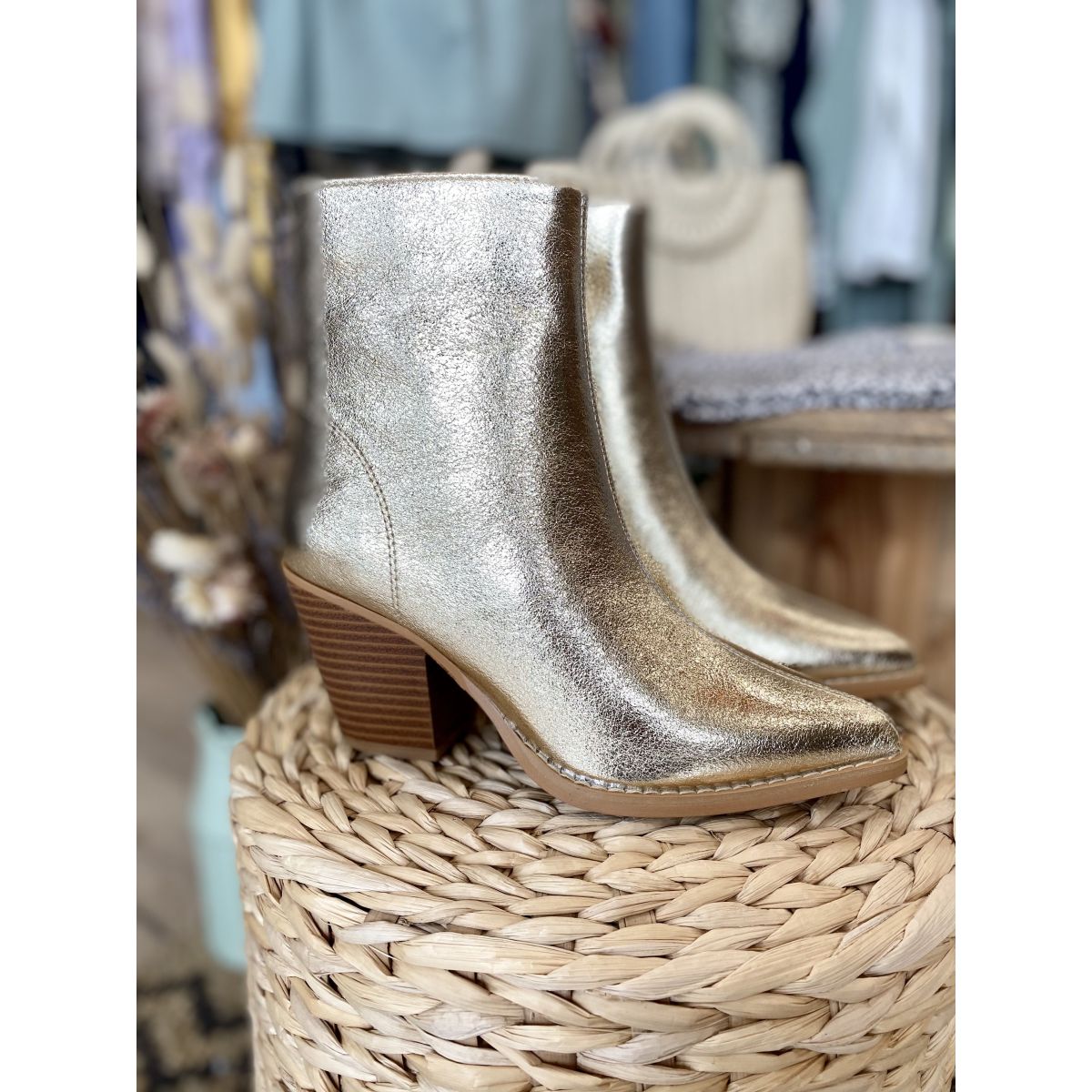 Bottines à talon or effet texturé