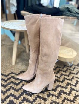 Bottes à talons bout pointu