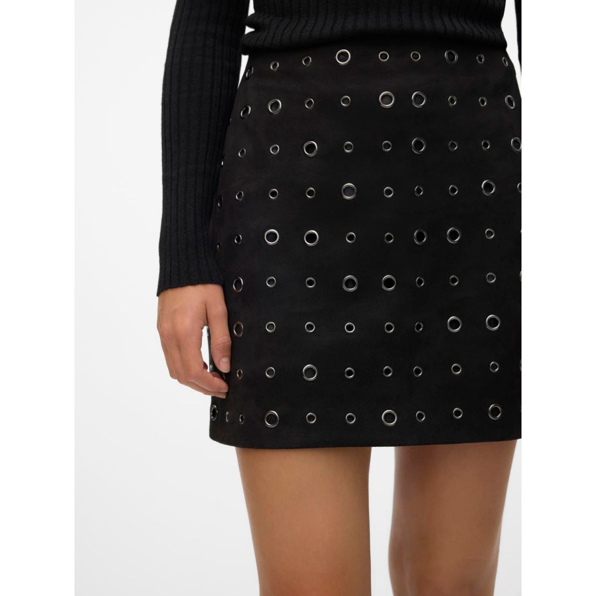 Jupe effet suédine avec oeillets