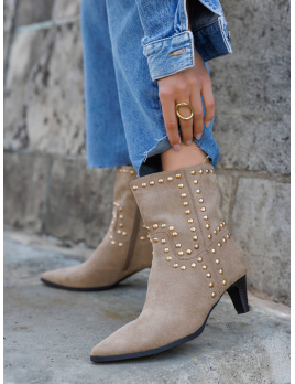 Bottines cloutées pointues